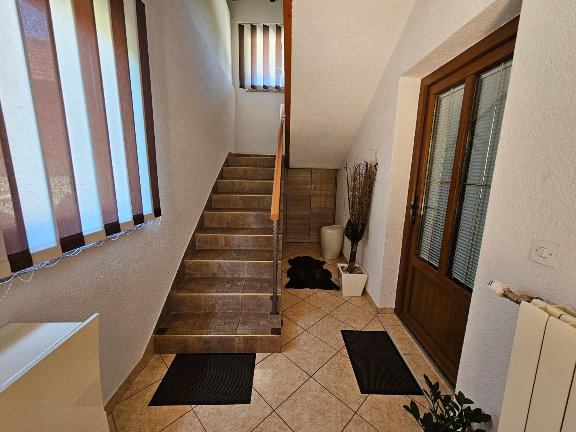 Apartment Majetic Gornji Vaganac Exteriör bild