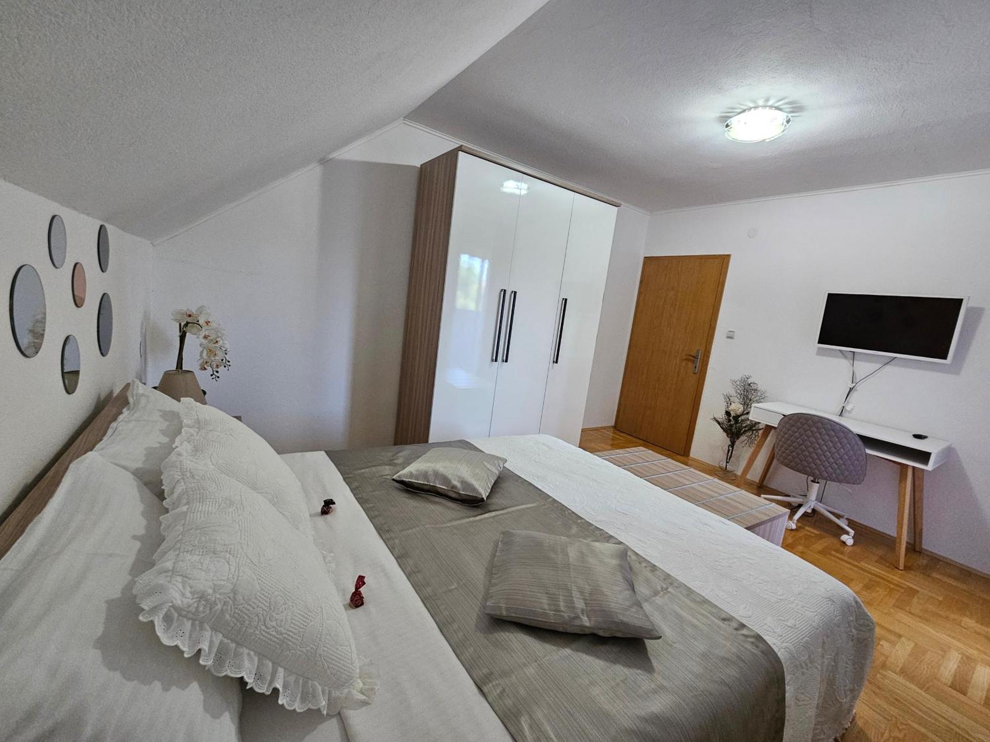 Apartment Majetic Gornji Vaganac Exteriör bild