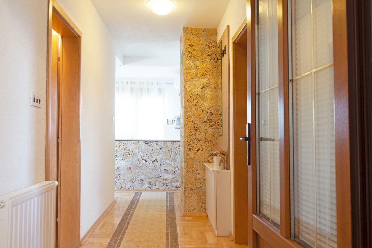Apartment Majetic Gornji Vaganac Exteriör bild